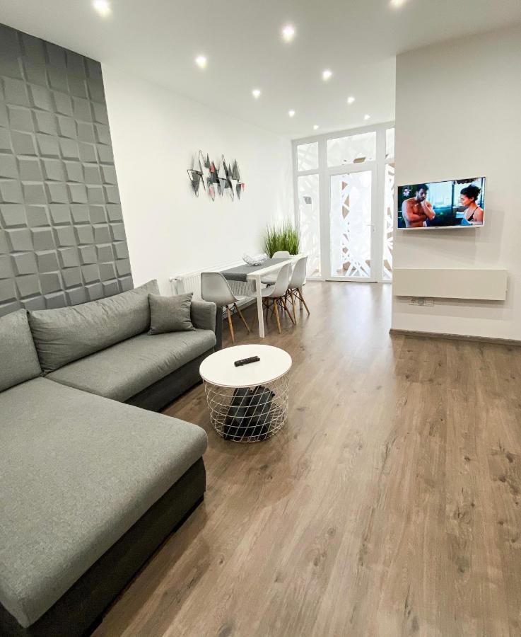 Foter Apartman Ii. Villany Exterior photo